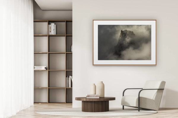 déco tendance salon moderne - photo montagne noir et blanc grand format - Photo aiguille du peigne dans les nuages - Mont Blanc