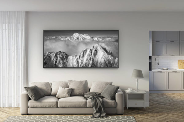 déco salon rénové - tendance photo montagne grand format - Aiguille Verte et Mont-Blanc - Chamonix panoramic mont blanc - Voie normal en noir et blanc