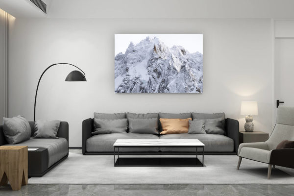 décoration salon contemporain suisse - cadeau amoureux de montagne suisse - Photographie des Aiguilles de Chamonix après une tempète de neige
