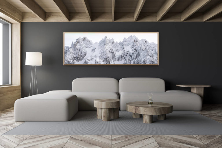 décoration salon chalet moderne - intérieur petit chalet suisse - photo montagne noir et blanc grand format - Photo panoramique ds Aiguilles de Chamonix - Panaorama sur les aiguilles de Chamonix en hiver