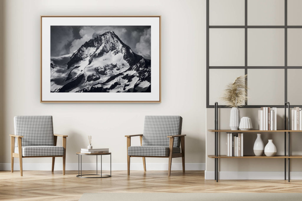 décoration intérieur moderne avec photo de montagne noir et blanc grand format - Sommet des alpes bernoises suisse - Aletschhorn vu de Saas