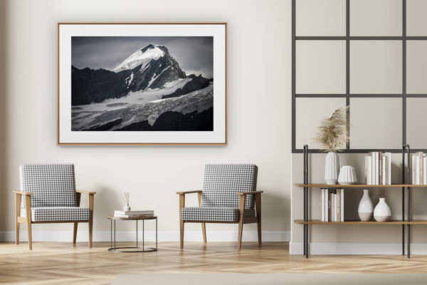 décoration intérieur moderne avec photo de montagne noir et blanc grand format - Allalinhorn - Photo des sommets de montagne de Zermatt dans les Alpes Valaisannes en Suisse