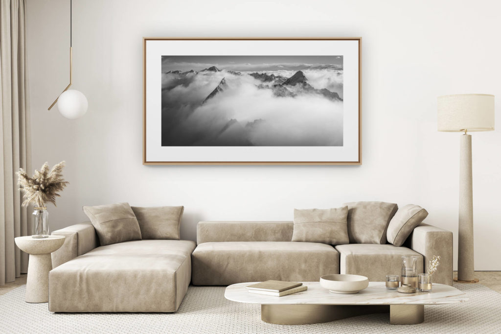 Dekoration helles Wohnzimmer renoviert - Foto Berg groß - -.