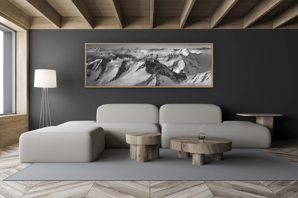 décoration salon chalet moderne - intérieur petit chalet suisse - photo montagne noir et blanc grand format - Photo panoramique de neige en montagne sur les sommets des Alpes et le Mont Blanc