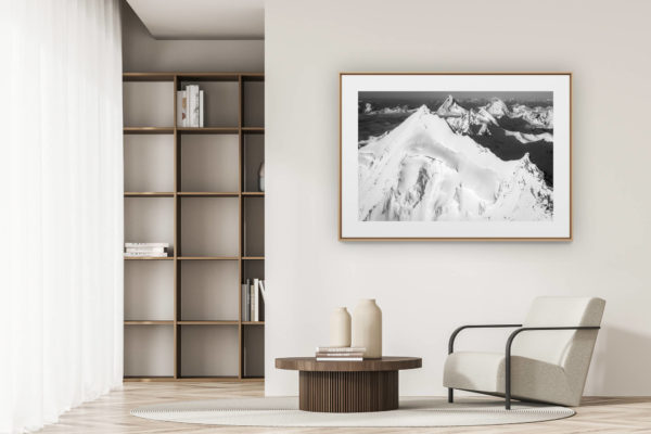 déco tendance salon moderne - photo montagne noir et blanc grand format - Image noir et blanc des sommets de montagnes enneigées de l'Arrête Nord du Weisshorn