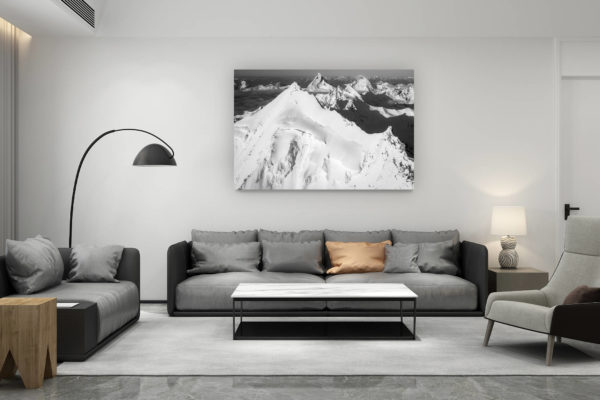 décoration salon contemporain suisse - cadeau amoureux de montagne suisse - Image noir et blanc des sommets de montagnes enneigées de l'Arrête Nord du Weisshorn