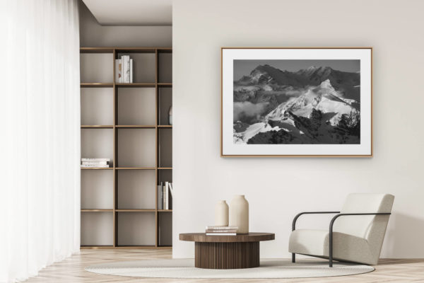 déco tendance salon moderne - photo montagne noir et blanc grand format - Brunegghorn - Brunegghorn - Mont Rose-  Zermatt - Photo noir et blanc d'un sommet de montagne sous la neige et le soleil