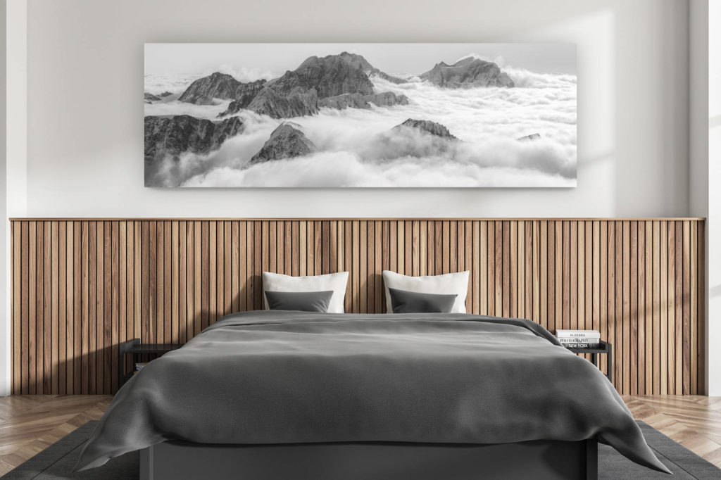 décoration murale chambre adulte moderne - intérieur chalet suisse - photo montagnes grand format alpes suisses - Image panoramam du Massif de la Bernina avec nuages