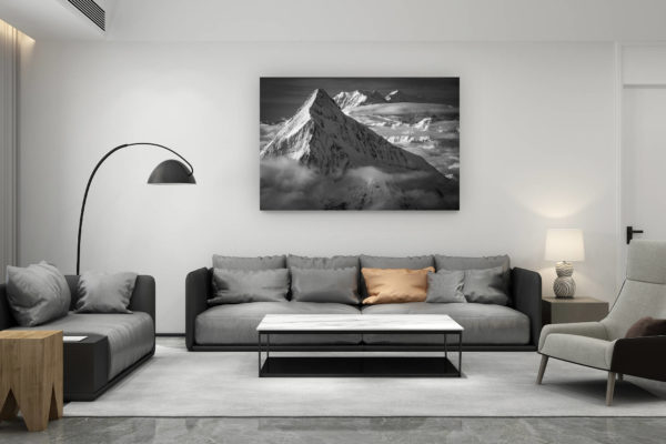 décoration salon contemporain suisse - cadeau amoureux de montagne suisse - Bietschhorn - Photo noir et blanc du sommet du Loetschental et des montagnes de Saas Fee et Crans Montana dans les Alpes en Suisse