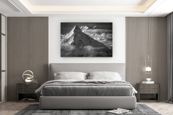 décoration murale chambre design - achat photo de montagne grand format - Bietschhorn - Photo noir et blanc du sommet du Loetschental et des montagnes de Saas Fee et Crans Montana dans les Alpes en Suisse