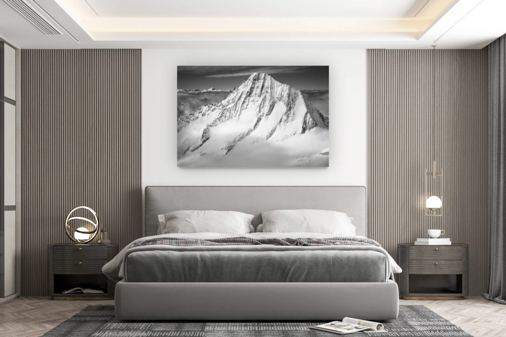 Wanddekoration Zimmer Design - Kauf großformatiges Bergfoto - Schwarz-Weiß-Foto der Berner Alpen - Bietschorn Gipfel der schneebedeckten ALpen
