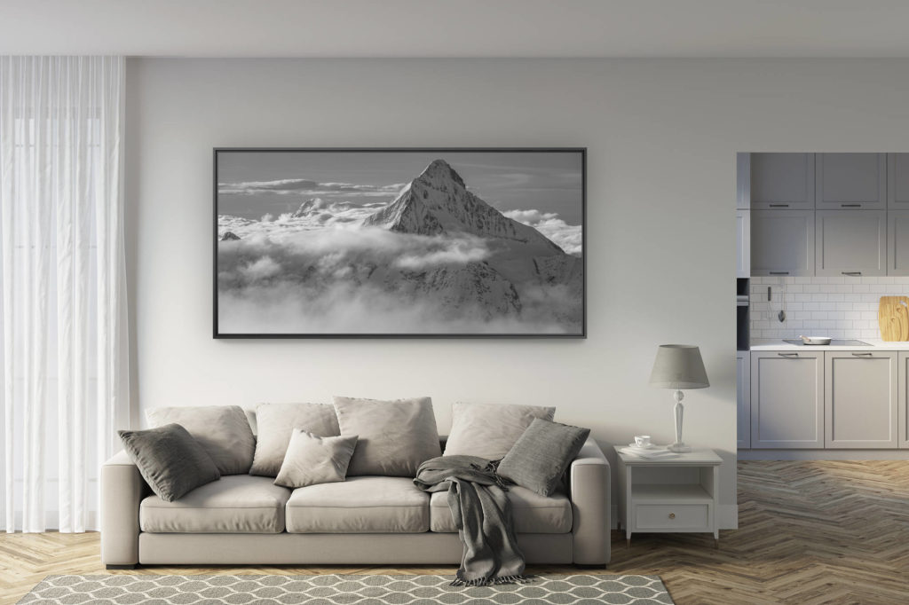 déco salon rénové - tendance photo montagne grand format - Bietschhorn- Monte Leone - tableau photo panoramique noir et blanc d'un paysage de montagne suisse