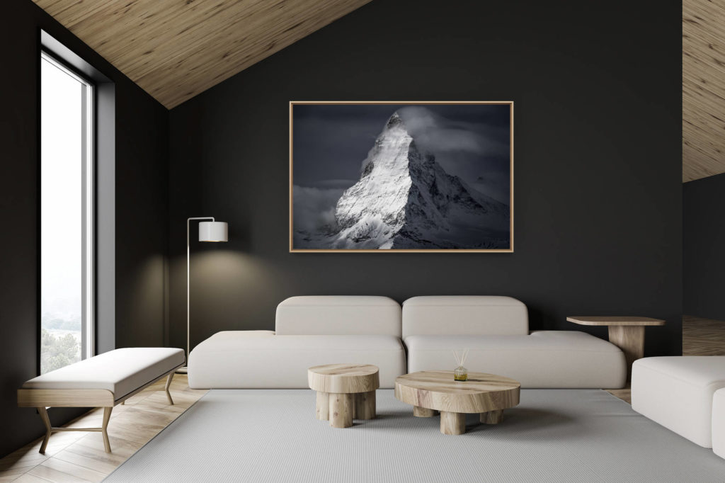 dekoration schweizer chalet - innenausstattung schweizer chalet - großformatiges bergfoto - The Matterhorn matterhorn - bergfoto in einem wolkenrauch unter sonnenstrahlen -.