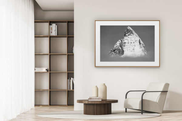 déco tendance salon moderne - photo montagne noir et blanc grand format - Pic du sommet de la montagne Mont Cervin en noir et blanc- La plus belle montagne des Alpes Valaisannes en Suisse noir et blanc