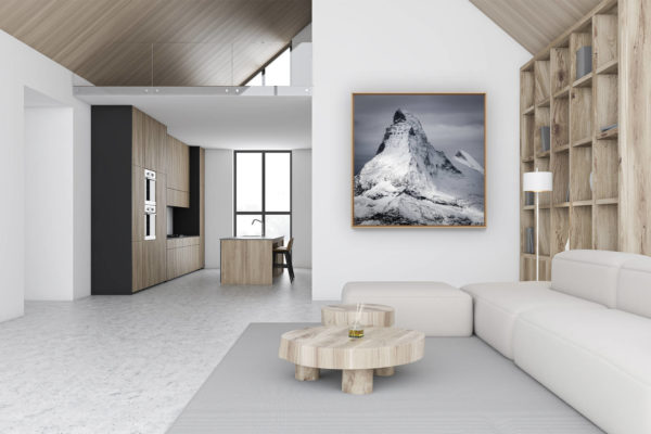 décoration murale chalet luxe rénové - photo montagne noir et blanc - Mont Cervin et Dent d'Hérens - Pic d'un sommet de montagne  dans les Alpes Valaisannes de Suisse