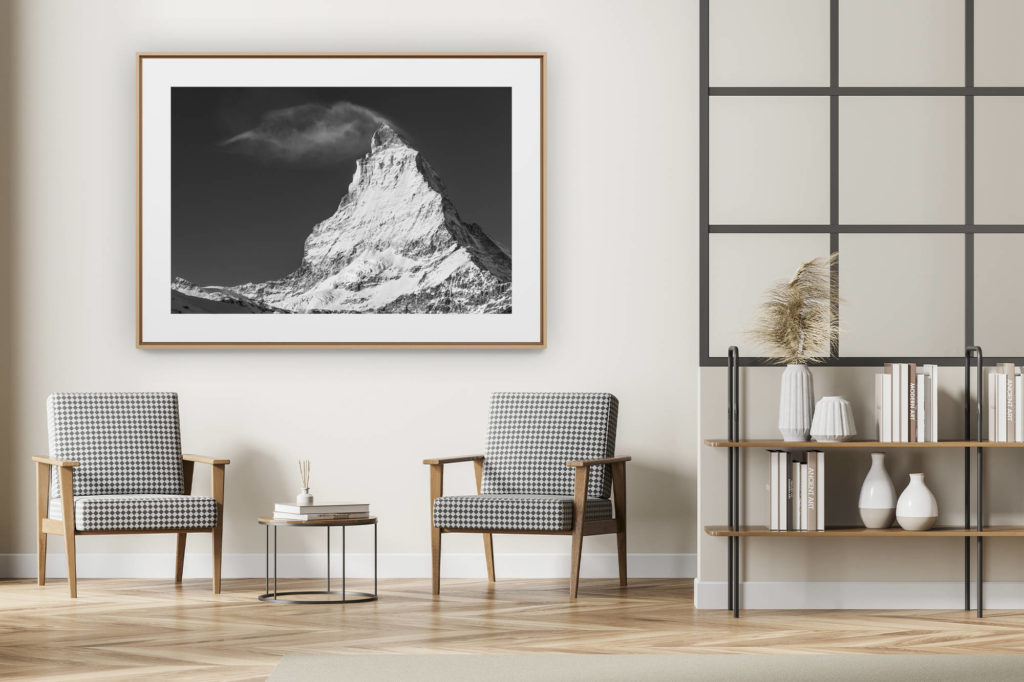 décoration intérieur moderne avec photo de montagne noir et blanc grand format - Le pic du Mont Cervin - SOmmet de montagne dans les nuages en noir et blanc