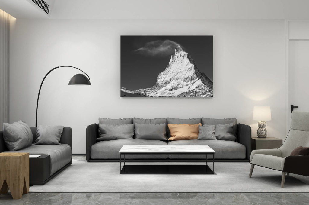 zeitgenössische Wohnzimmerdekoration aus der Schweiz - Geschenk für Schweizer Bergliebhaber - Le pic du The Matterhorn - SOmmet de montagne dans les nuages en noir et blanc (Berg in den Wolken in Schwarz-Weiß)