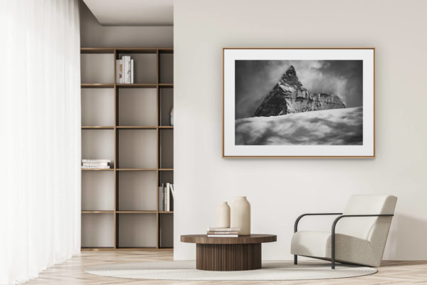 déco tendance salon moderne - photo montagne noir et blanc grand format - Mer de nuage et brouillard en haute montagne sur le mont cervin et les glaciers d'Arolla dans les Alpes Valaisannes de Crans Montana