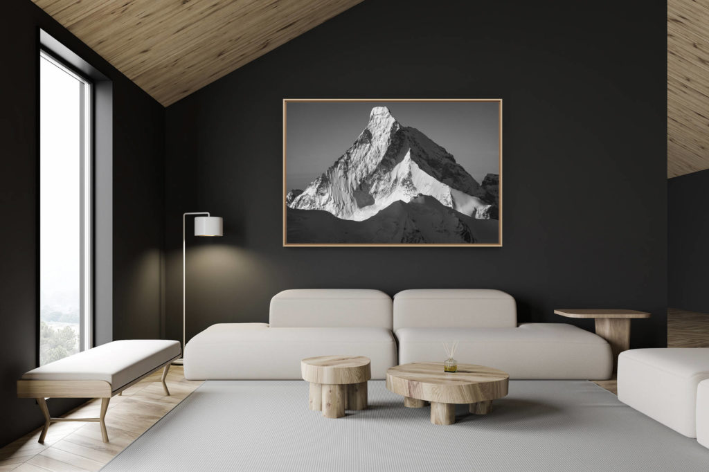 décoration chalet suisse - intérieur chalet suisse - photo montagne grand format - Le mont Cervin - image de montagne en neige et massif rocheux de montagne à Crans Montana dans les Alpes du Valais Suisse
