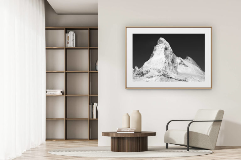 déco tendance salon moderne - photo montagne noir et blanc grand format - photo cervin noir et blanc - montagne enneigé - paysage de montagne noir et blanc en hiver - photo montagne de zermatt