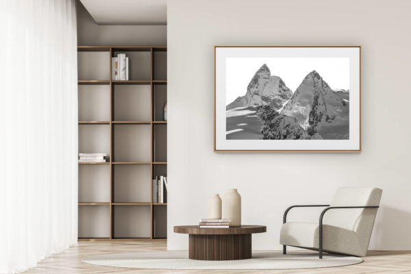 déco tendance salon moderne - photo montagne noir et blanc grand format - Mont Cervin et Dent d'Hérens - image des montagnes de Crans Montana Verbier dans les Alpes en Suisse