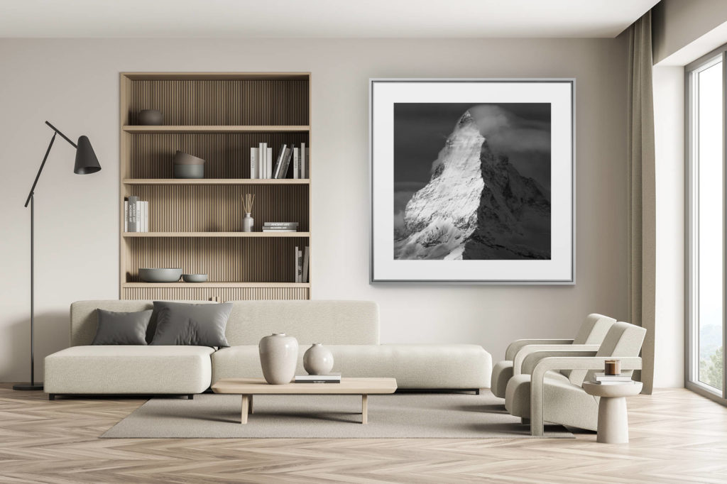 décoration chalet suisse - intérieur chalet suisse - photo montagne grand format - Cervin - Matterhorn - Zetmatt - Sommet de montagne rocheuse fumant de nuages dans les Alpes Valaisannes en Suisse