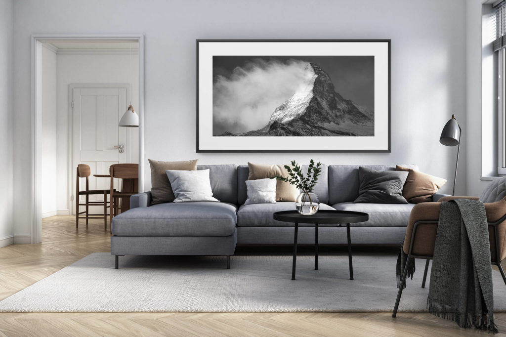décoration intérieur salon rénové suisse - photo alpes panoramique grand format - Panorama de montagne Mont Cervin dans la tempête et le vent des Alpes Valaisannes en Suisse