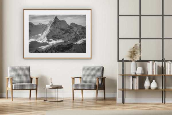 décoration intérieur moderne avec photo de montagne noir et blanc grand format - Tableau photo noir et blanc de montagne en neige dans les Alpes Valaisannes et Crans Montana