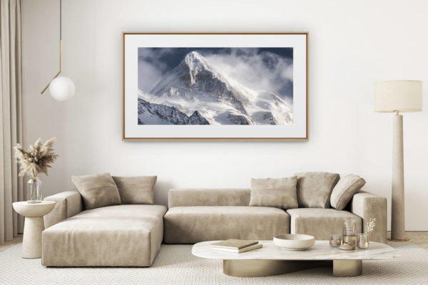 décoration salon clair rénové - photo montagne grand format - Dent Blanche - Sommet de la montagne rocheuse des Alpes dans une mer de nuage