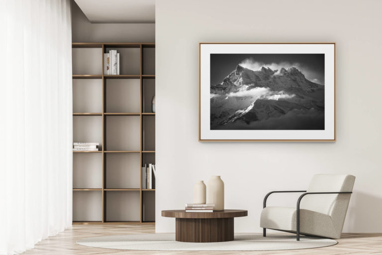 déco tendance salon moderne - photo montagne noir et blanc grand format - Lever de soleil sur la montagne des Dent du Midi - Photo noir et blanc du soleil en montagne dans les Alpes Vaudoises et portes du soleil - montagne photo - photo montagne grand format - cadre photo montagne noir et blanc - photo montagne alpes