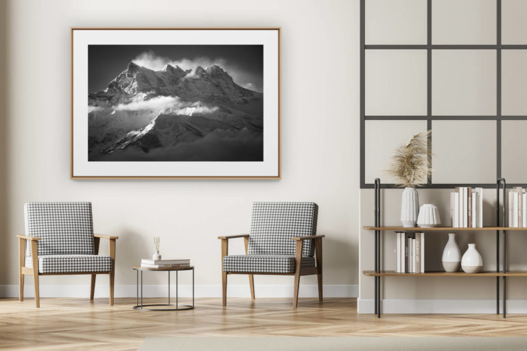 décoration intérieur moderne avec photo de montagne noir et blanc grand format - Lever de soleil sur la montagne des Dent du Midi - Photo noir et blanc du soleil en montagne dans les Alpes Vaudoises et portes du soleil - montagne photo - photo montagne grand format - cadre photo montagne noir et blanc - photo montagne alpes