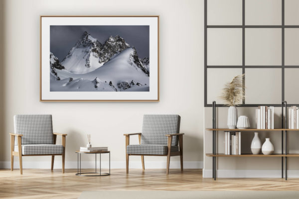décoration intérieur moderne avec photo de montagne noir et blanc grand format - Dents de Bertol - image de montagne en neige et des pistes de ski d'Arolla et Crans Montana dans les Alpes Valaisannes en Suisse