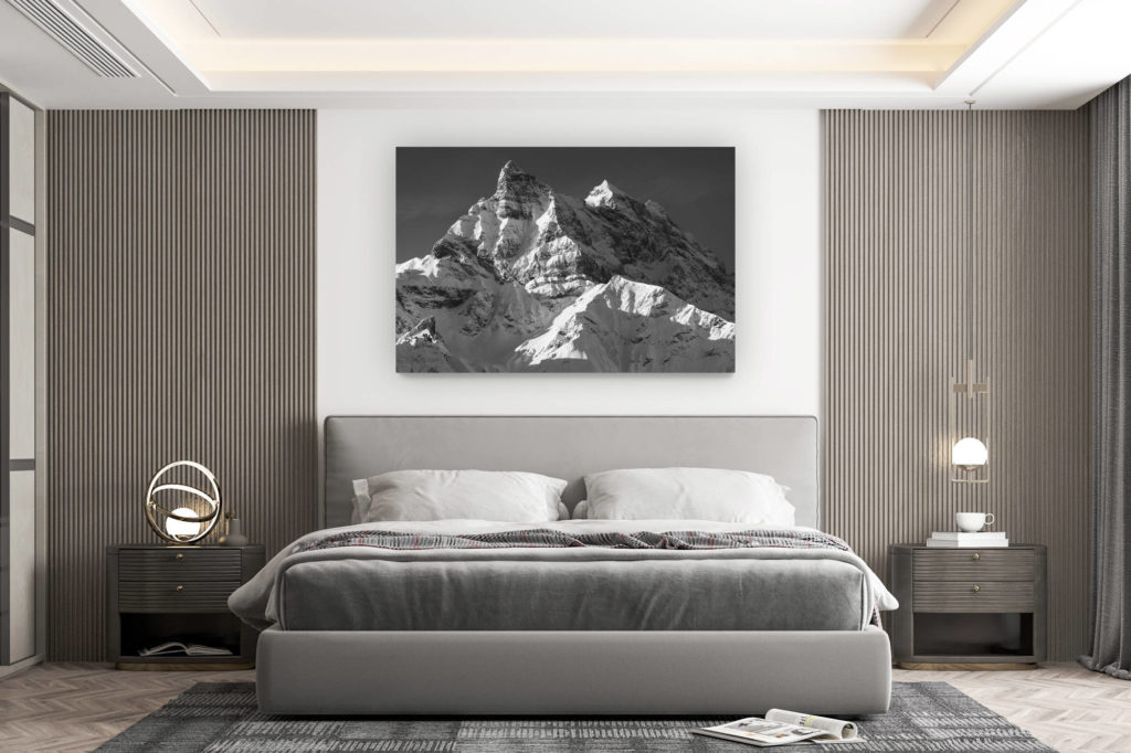 décoration murale chambre design - achat photo de montagne grand format - Dents du Midi - image paysage de montagne - Rayons de soleil sur le massif montagneux des Alpes en Suisse