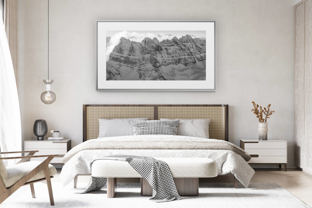 déco chambre chalet suisse rénové - photo panoramique montagne grand format - Vue panoramique montagne noir et blanc des dents du midi, sommet des Alpes