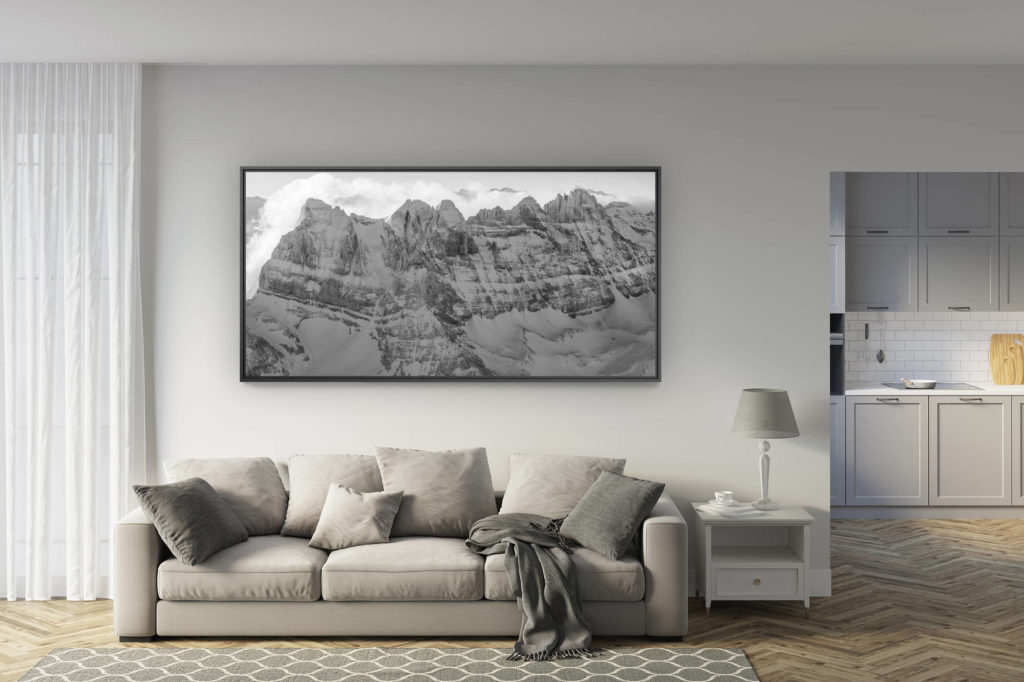 deco salon rénové - tendance photo montagne grand format - Vue panoramique montagne noir et blanc des dents du midi, sommet des Alpes