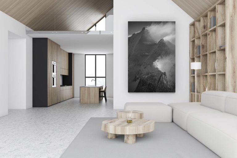 décoration chalet luxueux suisse - photo montagne grand format verticale - décoration murale design - Doldenhorn - Sommet de montagne dans les alpes bernoises en noir et blanc après une tempête