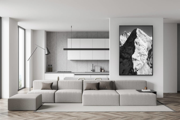 décoration murale salon suisse - photo montagne noir et blanc - déco salle à manger tendance - I mage montagne enneigée noir et blanc - Sommet de la montagne Eiger dans l'ombre et la lumière - Eiger face nord et ouest