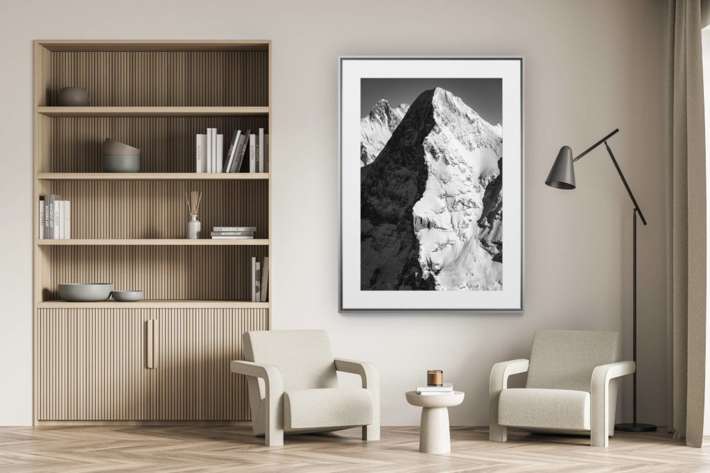 décoration murale salon - photo montagne alpes suisses noir et blanc - I mage montagne enneigée noir et blanc - Sommet de la montagne Eiger dans l'ombre et la lumière - Eiger face nord et ouest