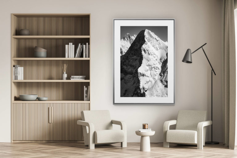 décoration murale salon - photo montagne alpes suisses noir et blanc - I mage montagne enneigée noir et blanc - Sommet de la montagne Eiger dans l'ombre et la lumière - Eiger face nord et ouest