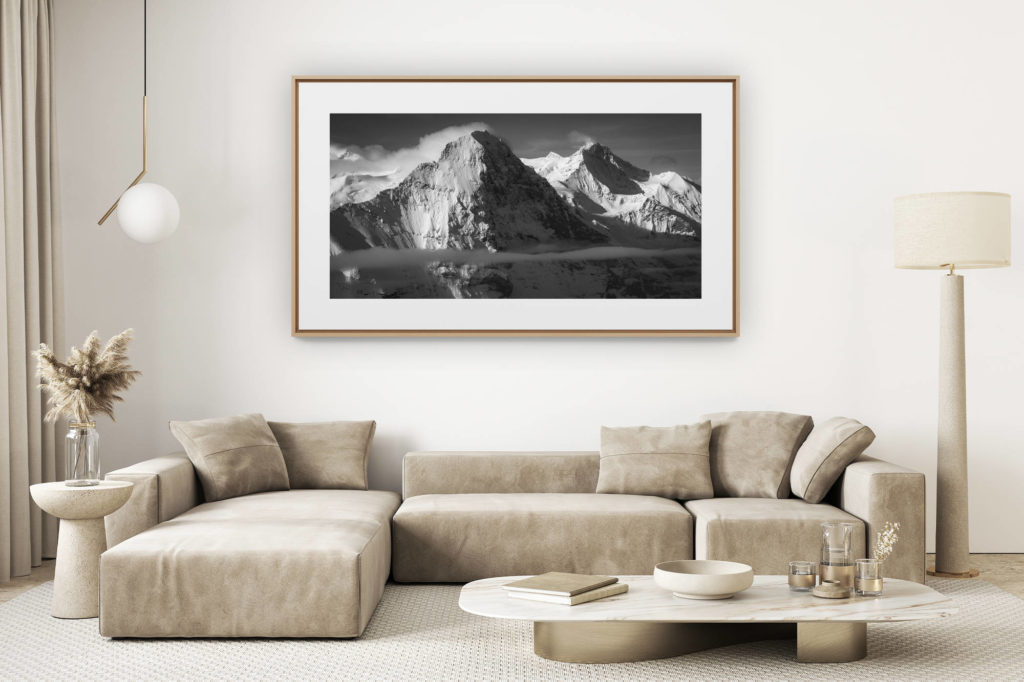 décoration salon clair rénové - photo montagne grand format - Eiger - Jungfrau - Grindelwald - Panorama d'un sommet de montagne noir et blanc en Suisse