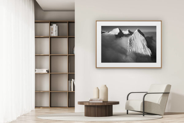 déco tendance salon moderne - photo montagne noir et blanc grand format - les plus beaux sommets des alpes - eiger monch jungfrau - montagnes mythiques grindelwald - lever de soleil sur les montagnes enneigées