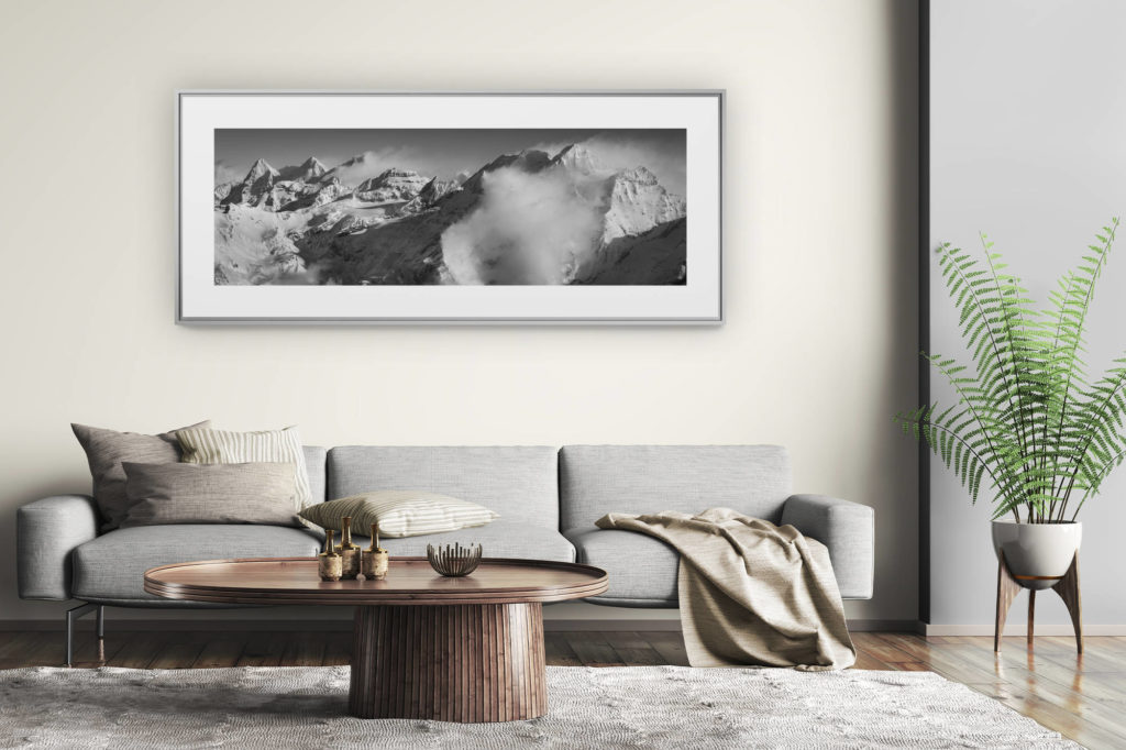 großformatiges Bergbild - Wanddekoration modernes Wohnzimmer - Eiger - Monch - Jungfrau - Blüemlisalp - Panoramabild Berg in schwarz-weiß der Schweizer Alpen