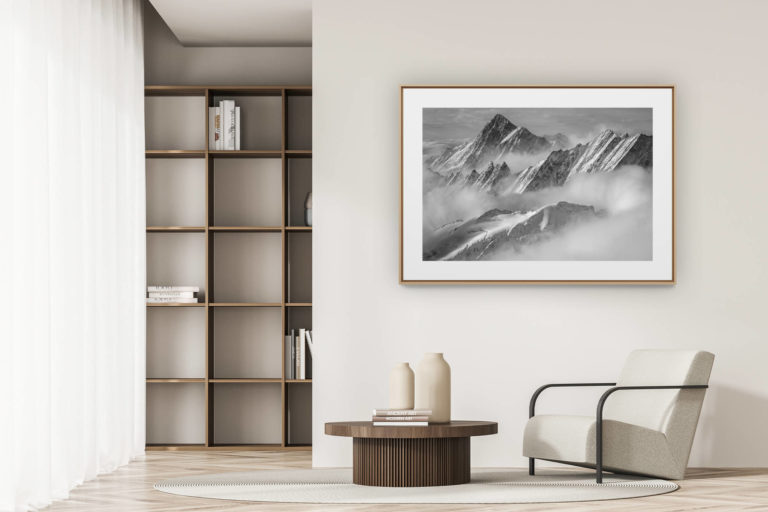 déco tendance salon moderne - photo montagne noir et blanc grand format - Finsteraarhorn - sommet des alpes bernoises en noir et blanc