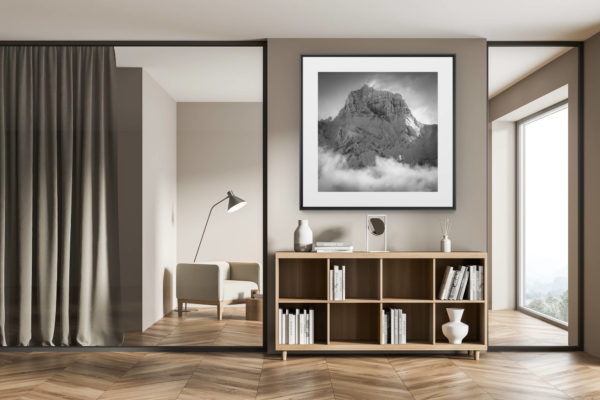 décoration chalet exclusif - tirage photo grand format - Grand Muveran - Image de montagne noir et blanc après une tempête de neige en hiver - Villars-sur-Ollon