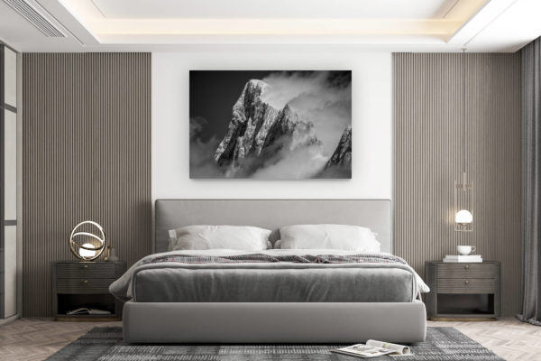 décoration murale chambre design - achat photo de montagne grand format - photo grandes jorasses - traversée des grandes jorasses en image - montagne en hiver enneigée - montagne célèbre de Chamonix - météo à chamonix nuageuse