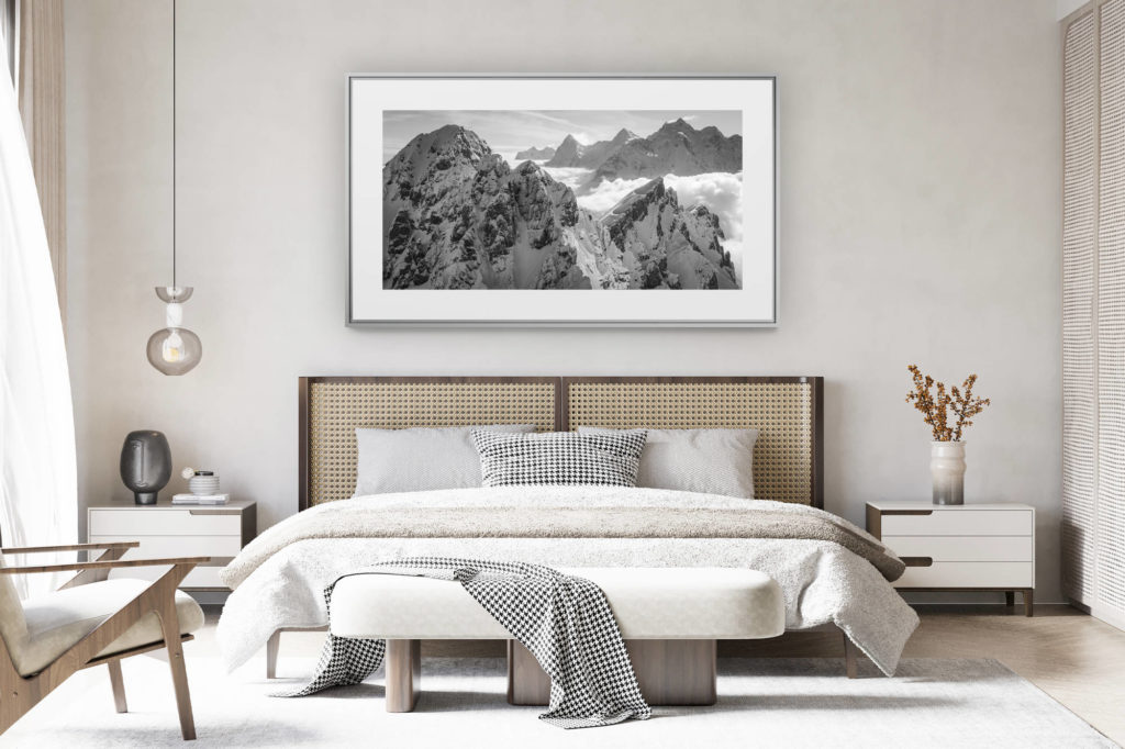 deco Zimmer renoviertes Schweizer Chalet - Bergpanorama Foto im Großformat - Foto von den Bergen der Berner Alpen im Schnee am Gspaltenhorn - Eiger - Monch -. Jungfrau