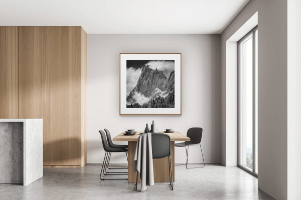 décoration moderne cuisine rénovée chalet suisse - photo de montagne - Les grandes Jorasses - Périades - photo montagne ancienne en noir et blanc