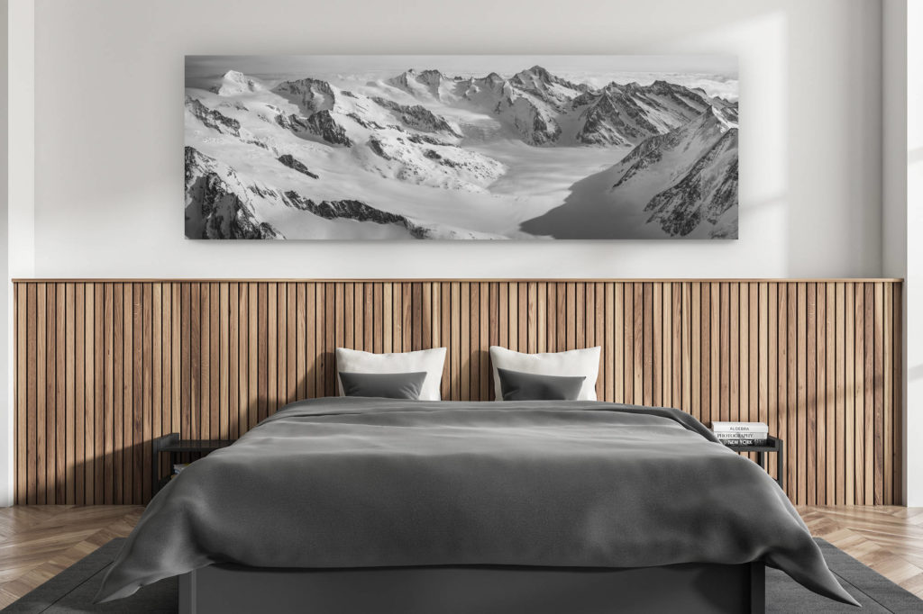 wanddekoration erwachsenenzimmer modern - innenausstattung schweizer chalet - großformatiges bergfoto schweizer alpen - Konkordiaplatz -Panoramablick auf Schneeberge in schwarz-weiß in den Berner Alpen in der Schweiz