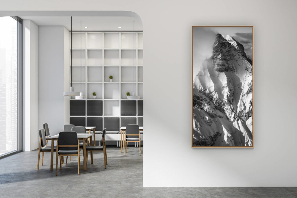 décoration intérieur moderne contemporain - photo de montagne grand format vertical - La Cîme de l'Est Dents du midi - photo d art montagne noir et blanc