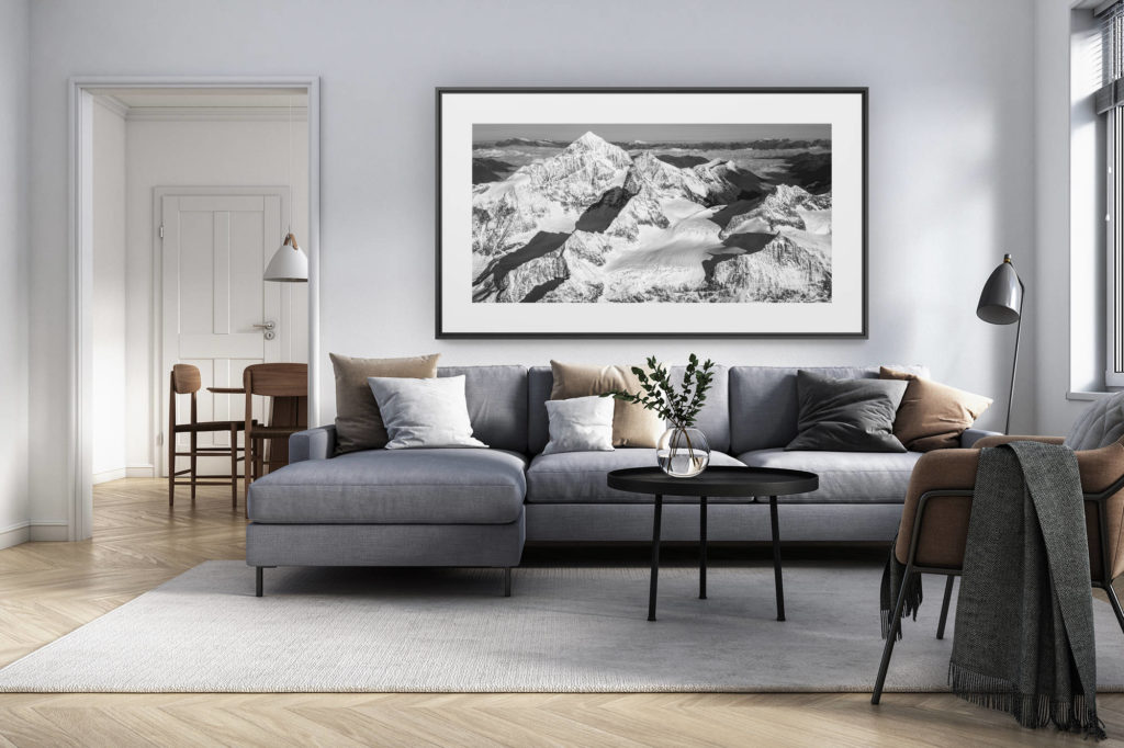 Inneneinrichtung renoviertes Wohnzimmer Schweiz - Alpenpanorama Großformatfoto - La Dent Blanche - Winter Bergbild mit Licht- und Schattenspiel in